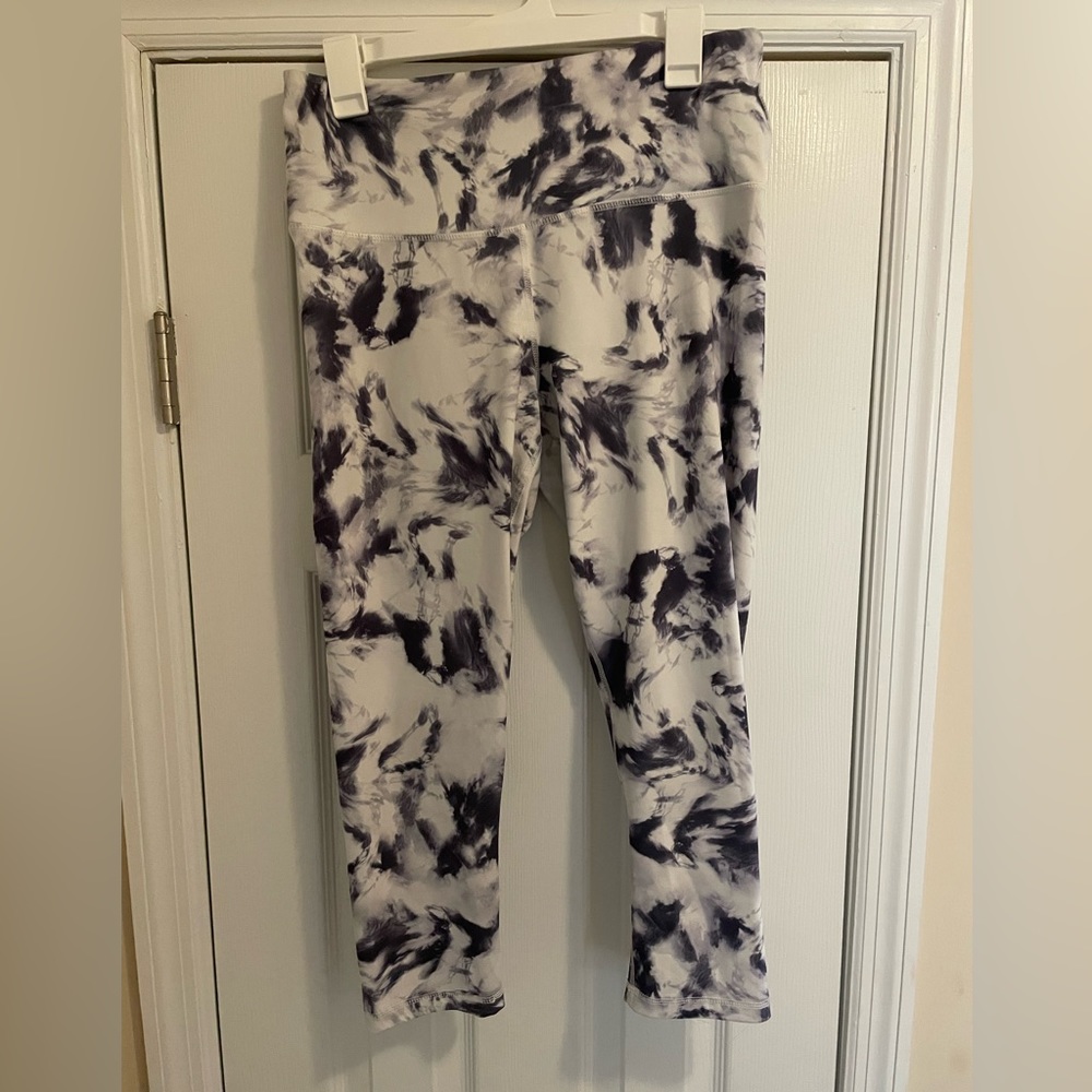 LIKE NEW SIZE L Gaiam Tie Dye Workout leggings